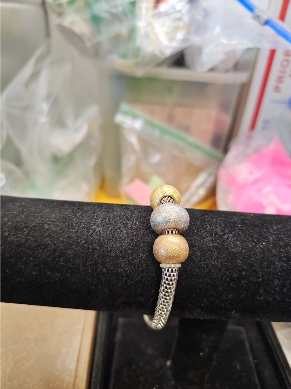 Bracelet  7" Magnetic Closure 3 Beads Tri Color Mesh Needs Gentle Cleaning